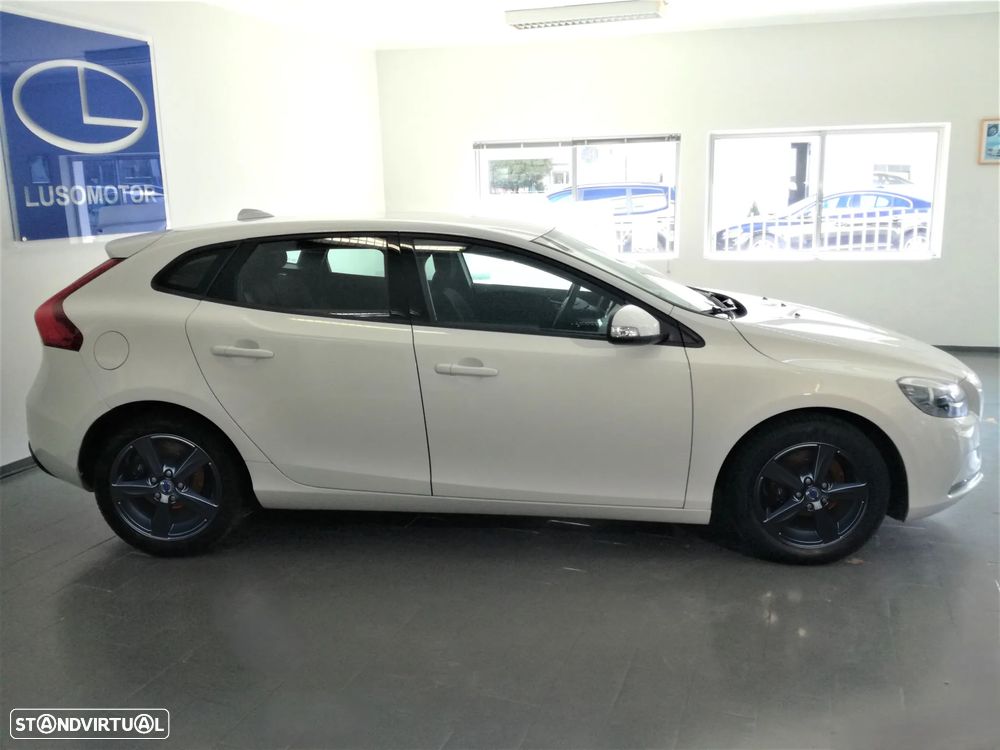 Volvo V40 1.6 D2 Momentum Powershift - 4