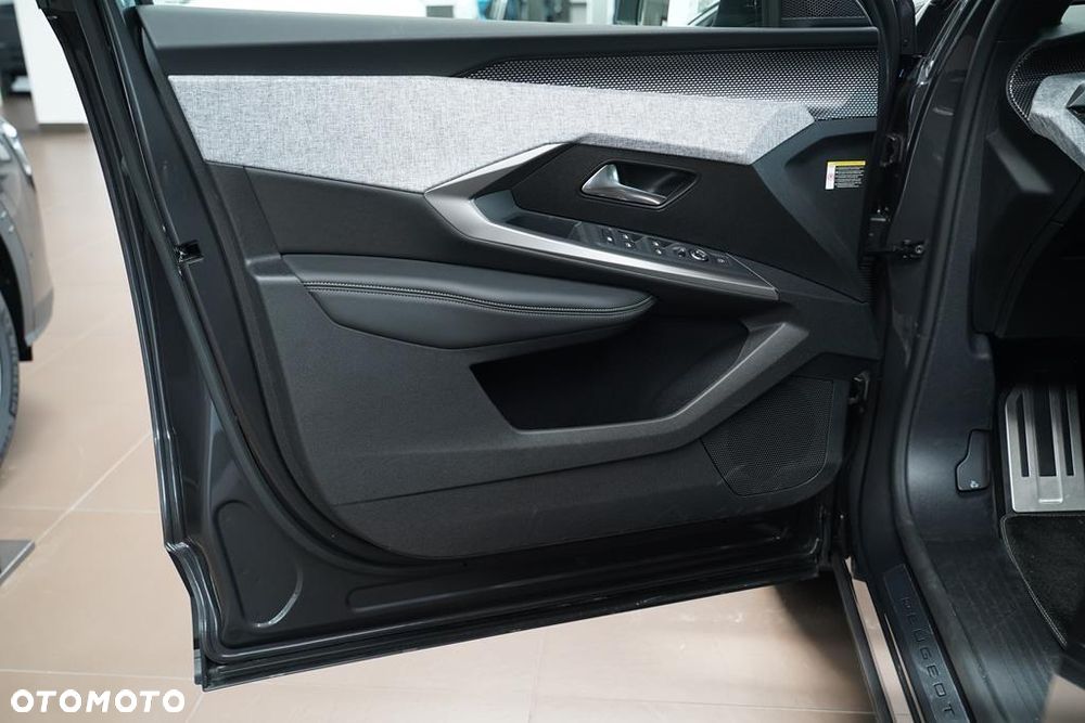 Peugeot 5008 1.2 PureTech mHEV GT S&S e-DCS6 - 13