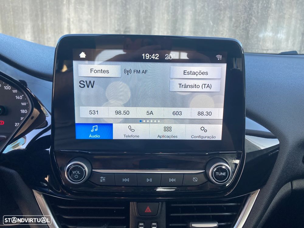 Ford Fiesta 1.0 EcoBoost S&S TITANIUM - 18