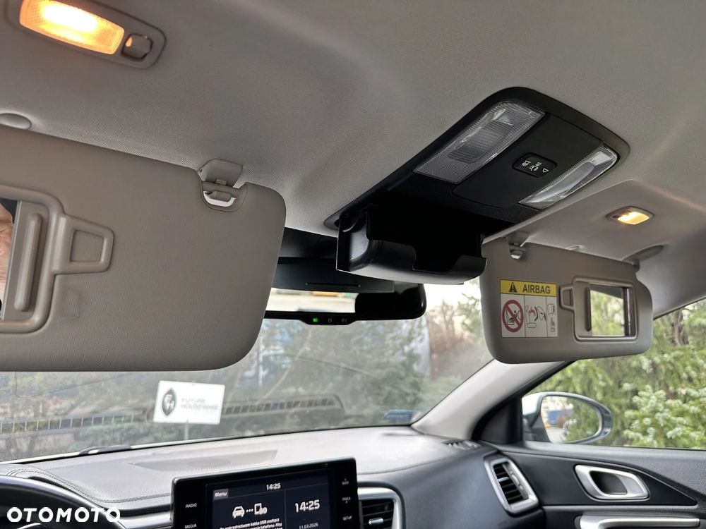 Kia Ceed - 36