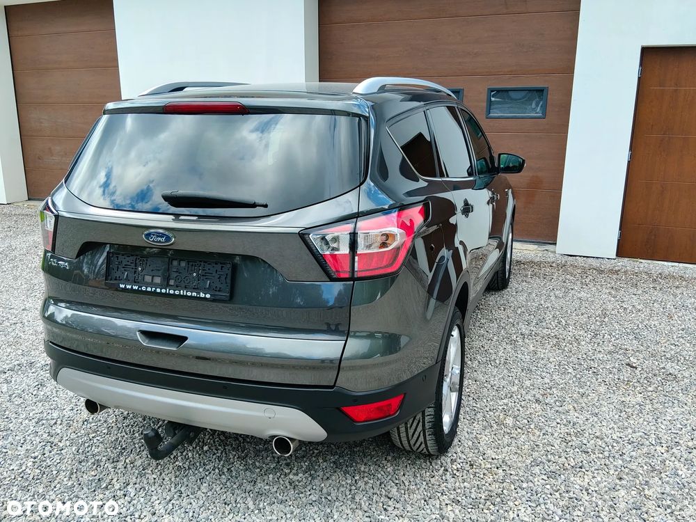 Ford Kuga 2.0 TDCi 2x4 Titanium - 10
