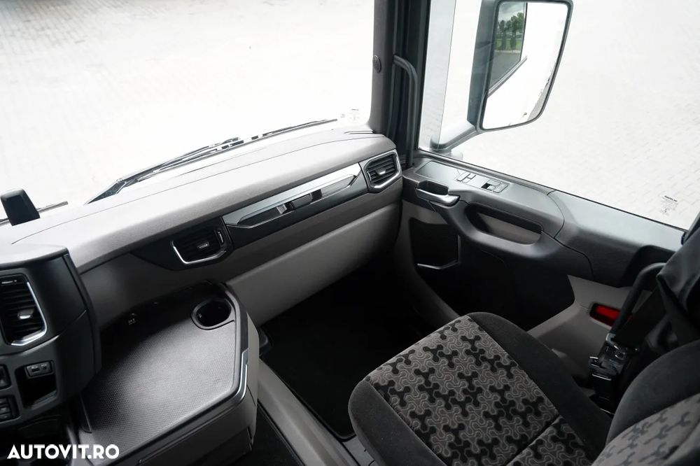 Scania R 450 / 7,7 m CORTINĂ / 6x2 / ACOPERIȘ RIDICAT / PUNTE RIDICATĂ / DIRECȚIE / DHOLLANDIA RIDICATĂ 3.500 KG / AER CONDIȚIONAT PARCARE / EURO 6 - 32