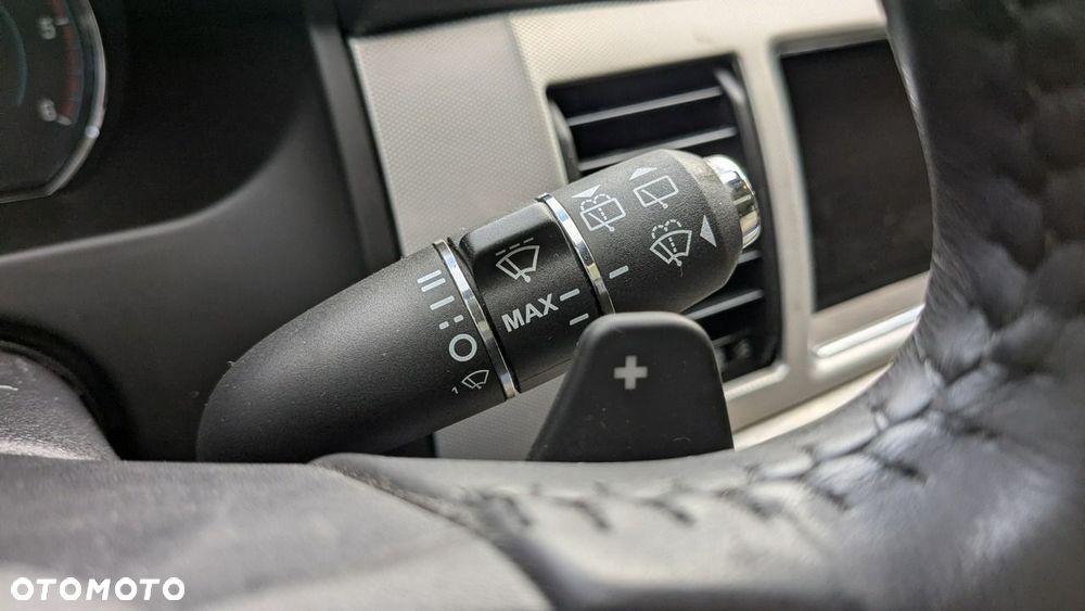 Jaguar XF 2.2 D Luxury - 32