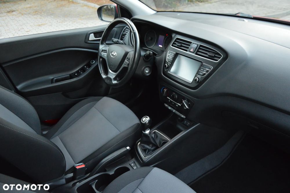 Hyundai i20 - 24