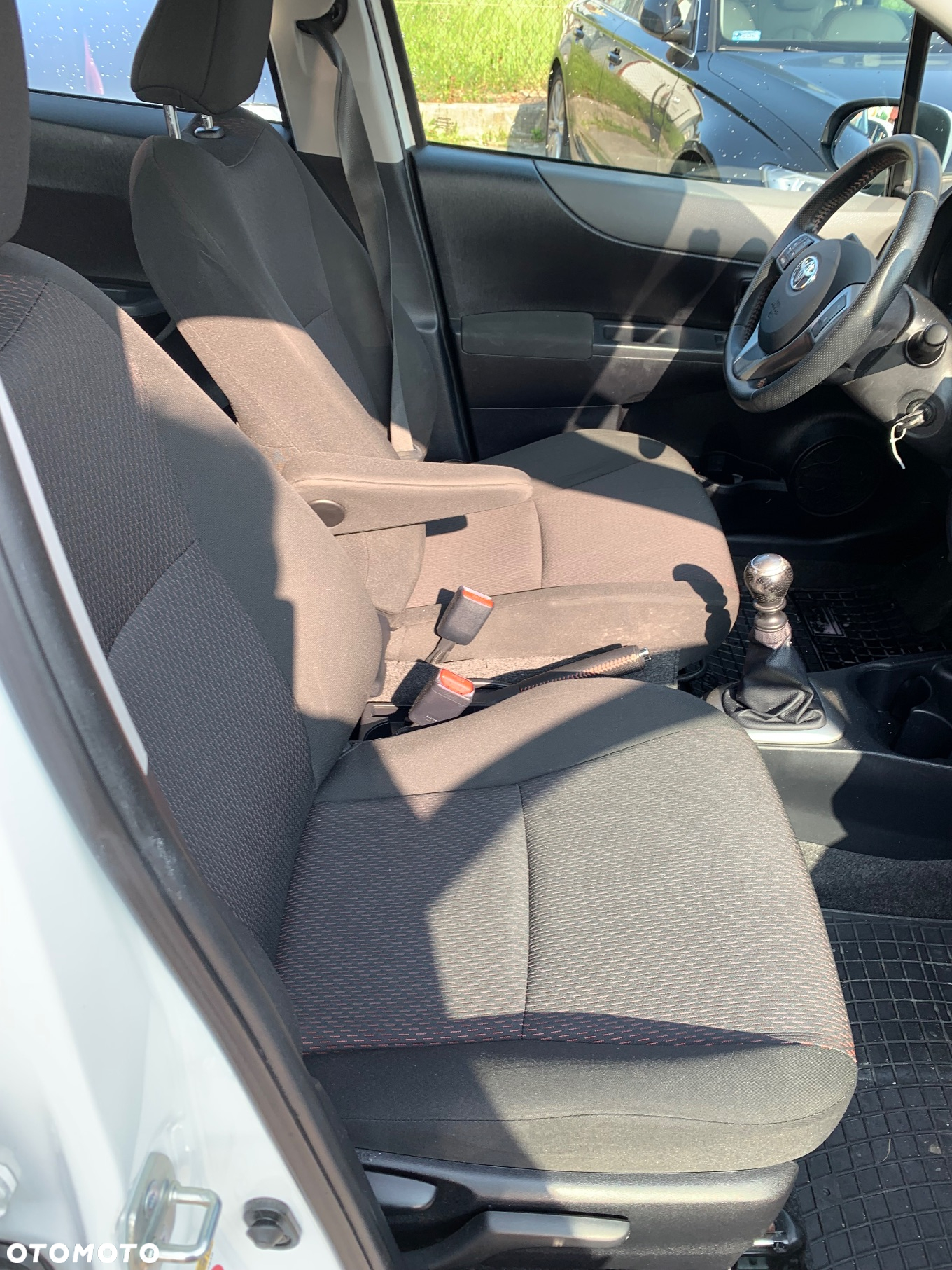 Toyota Yaris 1.33 Business Edition - 13