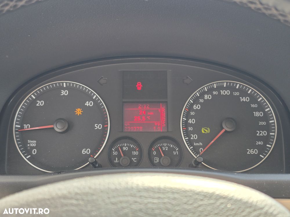 Volkswagen Touran 2.0 TDI DPF DSG Comfortline - 21