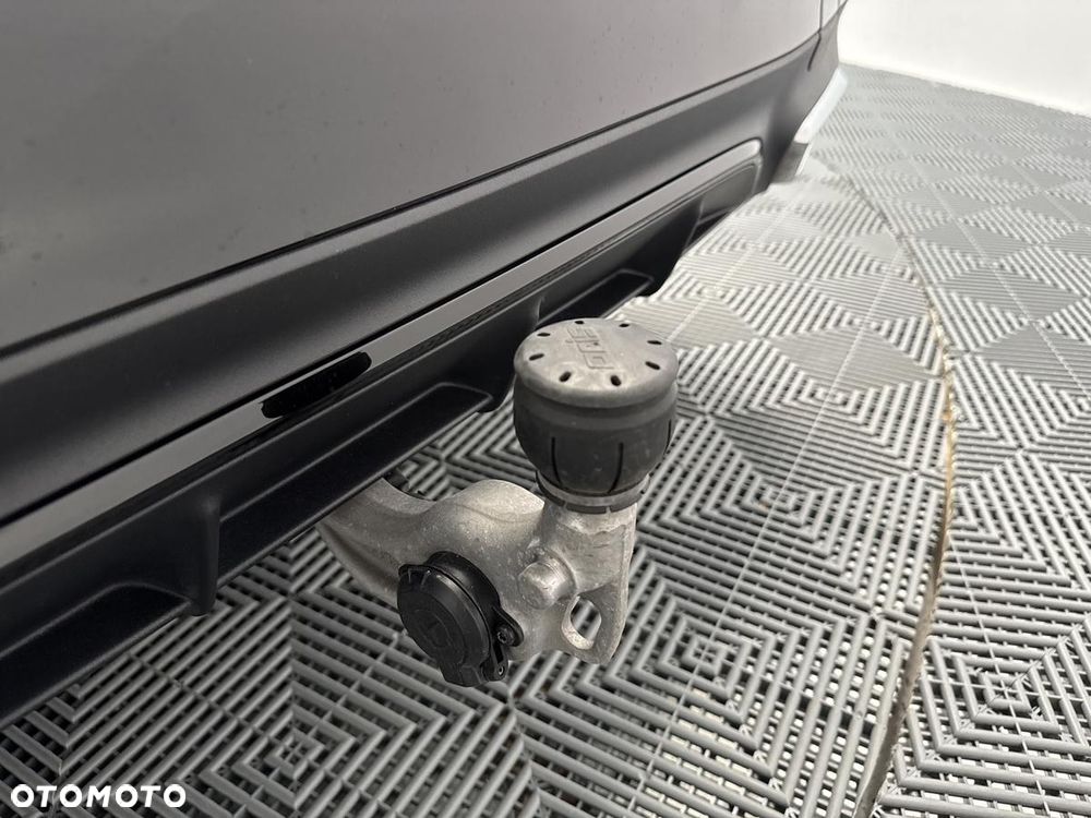 Mercedes-Benz Klasa E 220 d 4Matic 9G-TRONIC Edition AMG Line - 24