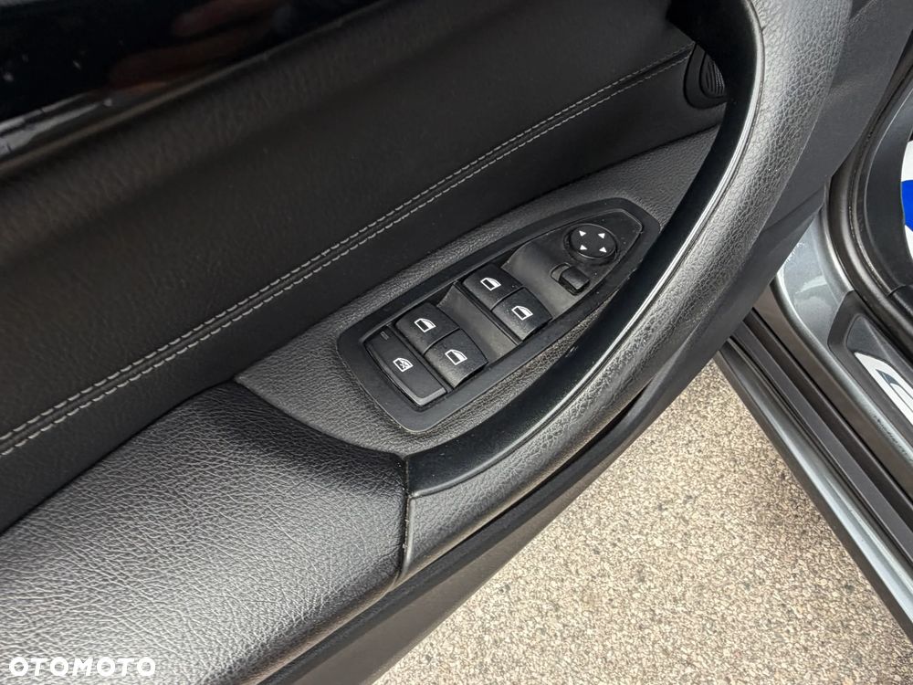 BMW X1 sDrive18i Sport Line - 29