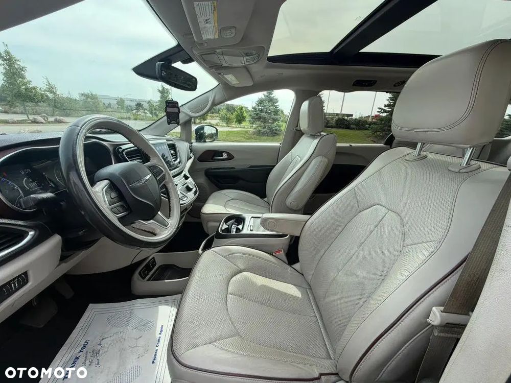 Chrysler Pacifica - 10