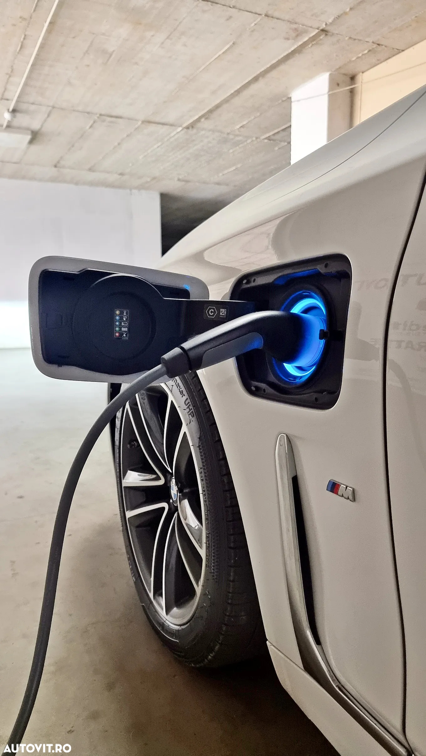 BMW Seria 7 745e - 31