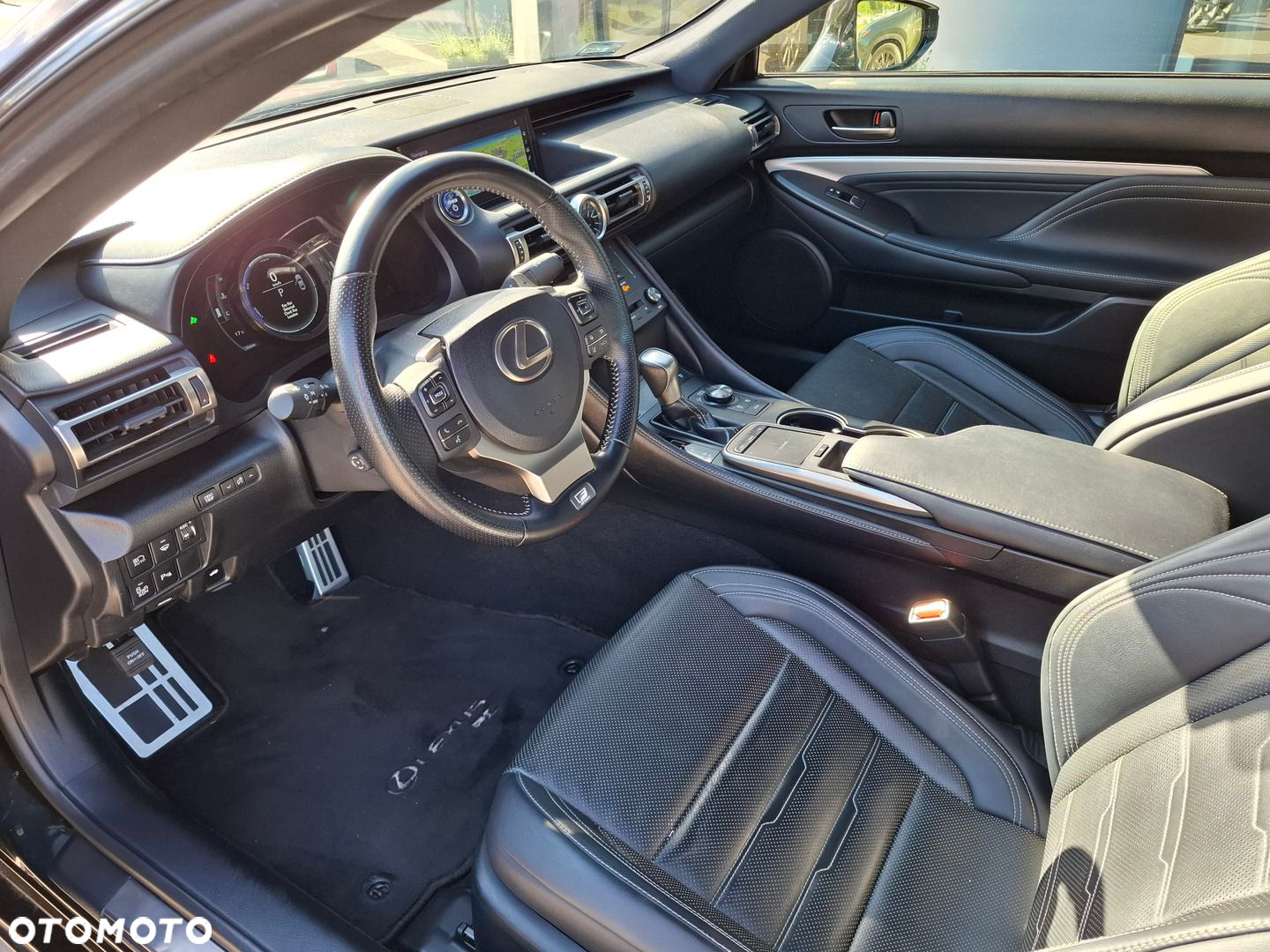 Lexus RC - 9