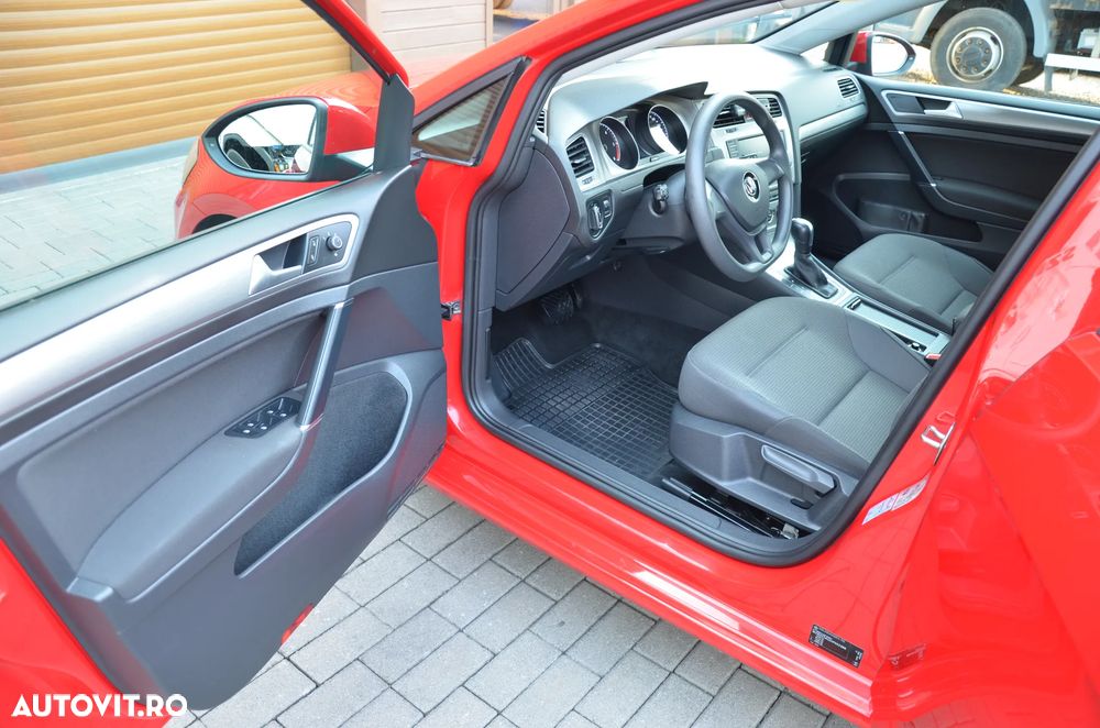 Volkswagen Golf 1.6 TDI DPF BMT DSG Trendline - 18