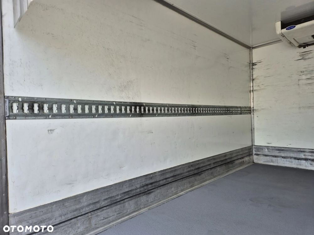 Chłodnia Mroźnia 6 palet 3.4m długa 2.25 szeroka Carrier xarios 350, zasilanie stacjonarne 230v, 2018 rok stan bdb! - 10