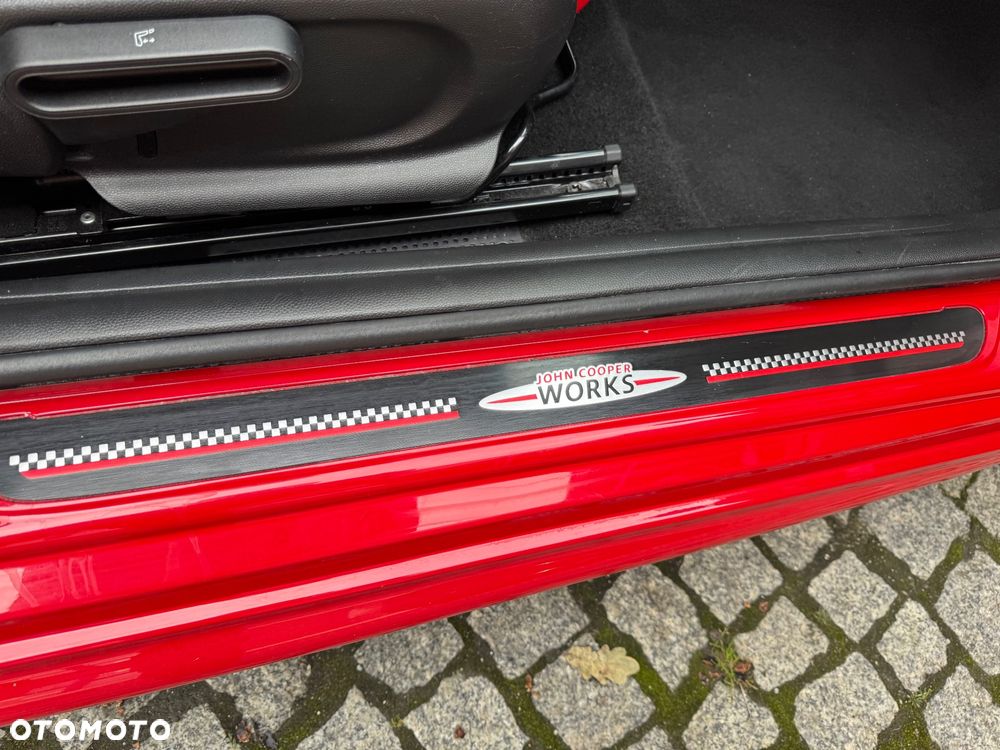 MINI John Cooper Works - 32