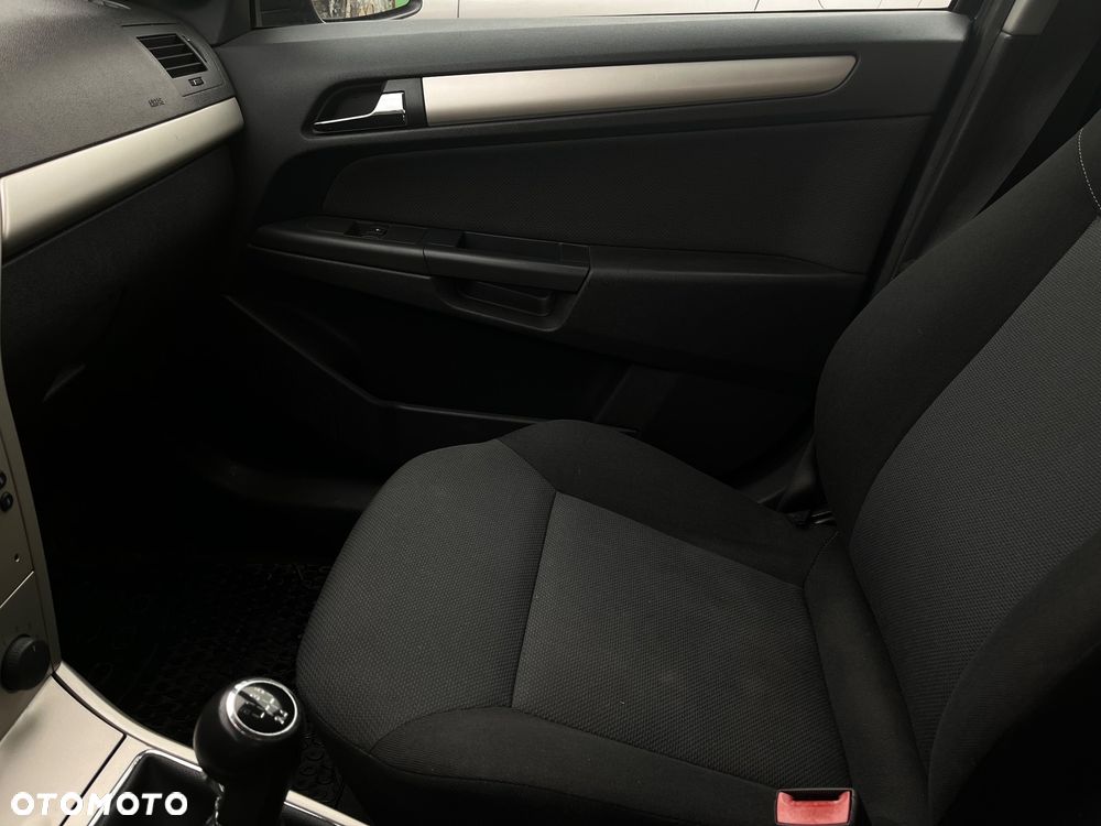 Opel Astra 1.6 Enjoy - 11