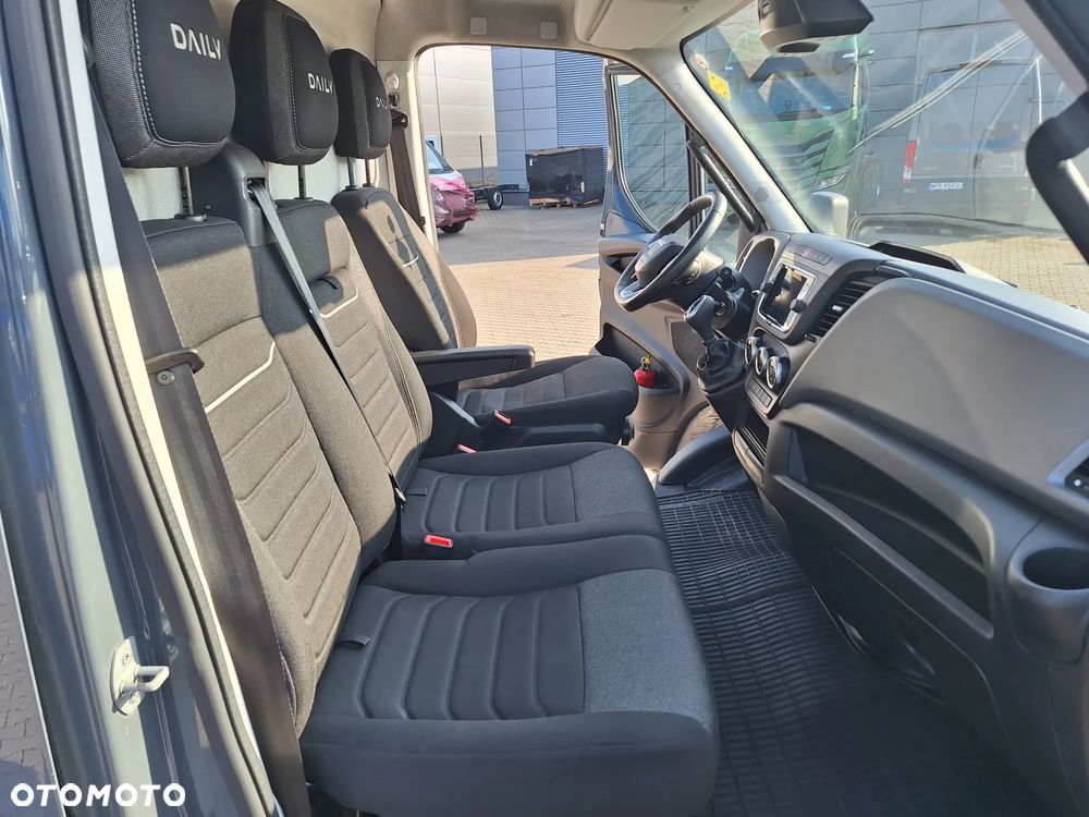 Iveco 35S18 HiMatic furgon 16m blaszak automat FV23% MAXI - 15