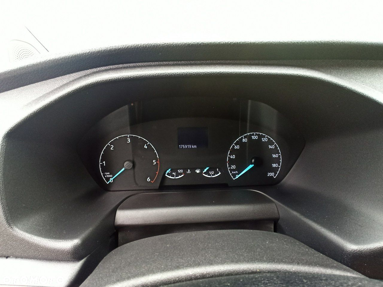 Ford Transit Custom - 11