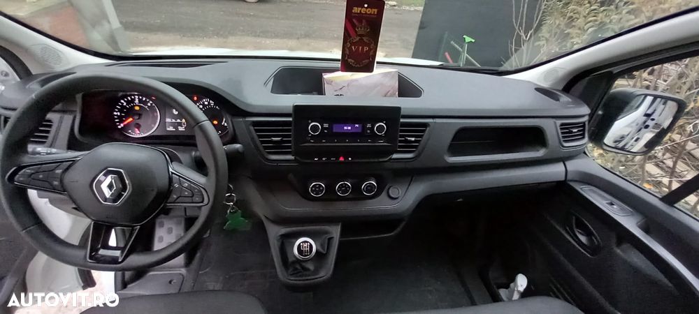 Renault Trafic 2.0 Blue dCi 150 S&S L2 8+1 Zen - 5