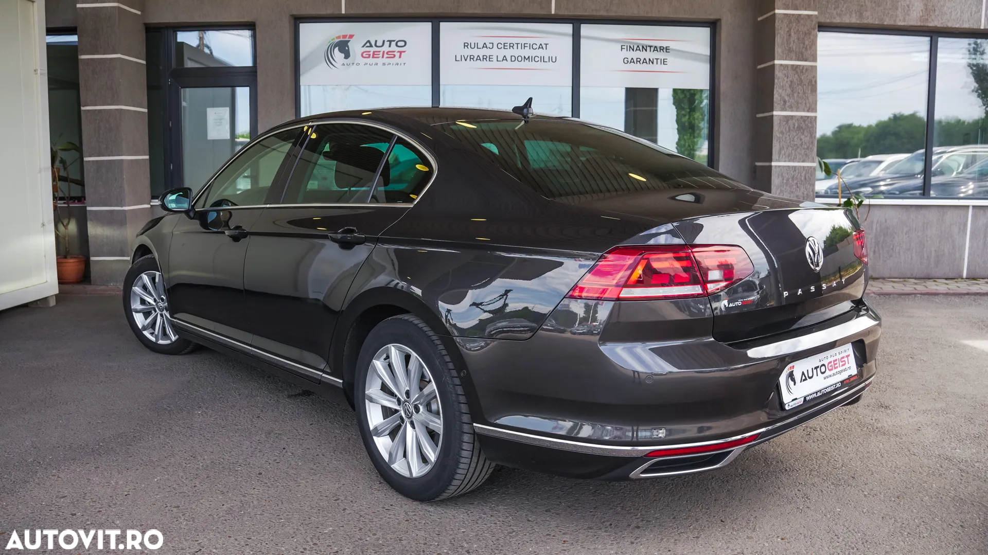 Volkswagen Passat 2.0 TDI SCR DSG Highline - 33