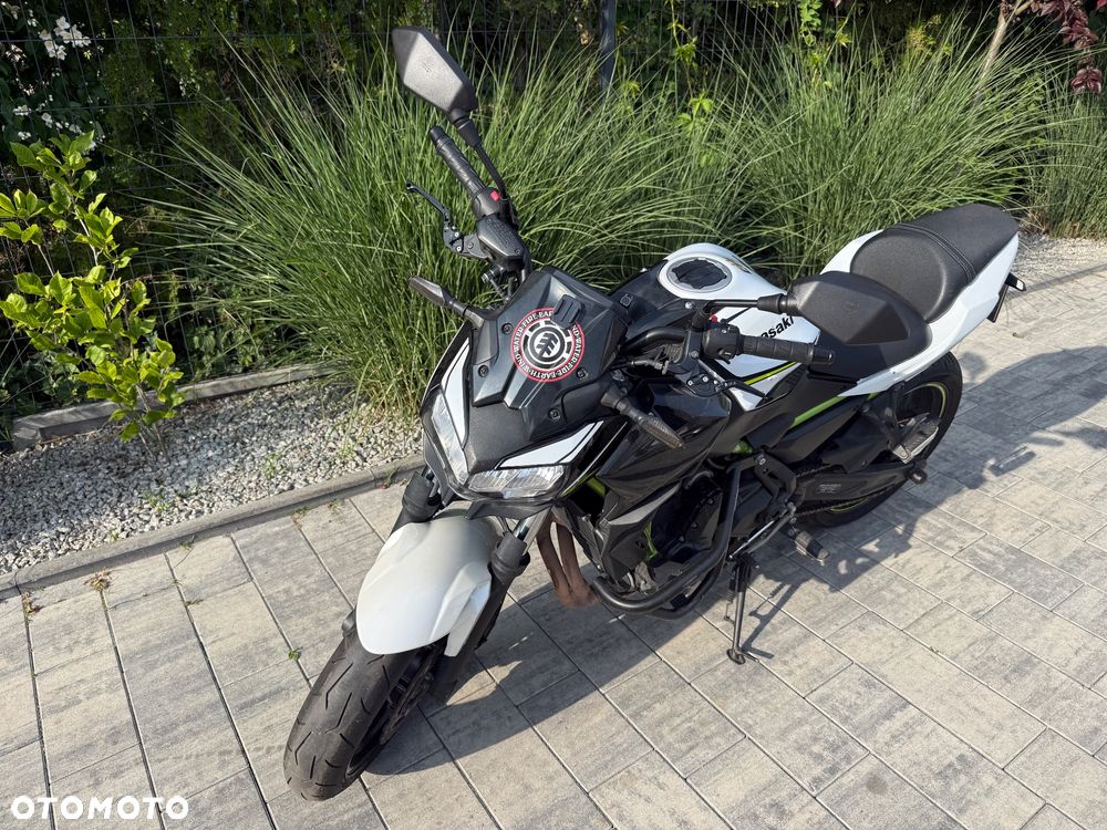 Kawasaki ER - 10