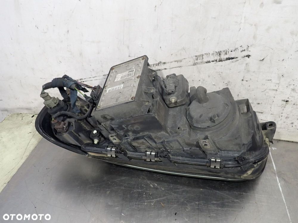 LAMPA PRAWA PRZEDNIA VOLVO S80 2.4 8693653 - 7