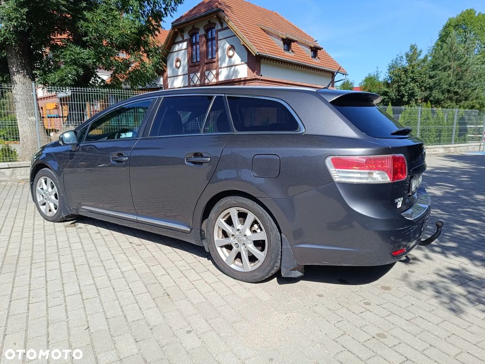 Toyota Avensis 2.0 D-4D Premium - 4