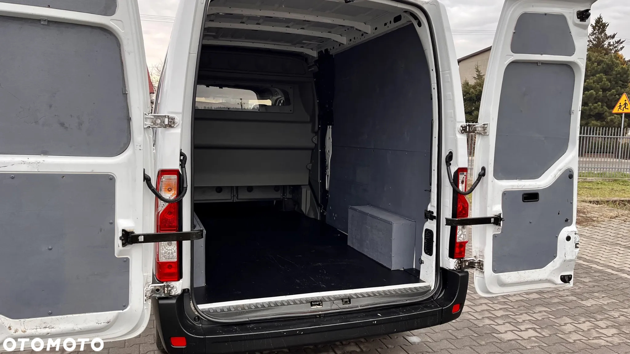 Renault MASTER 2.3 130KM / BRYGADÓWKA / PIERWSZY WŁAŚCICIEL / FAKTURA VAT 23% - 21