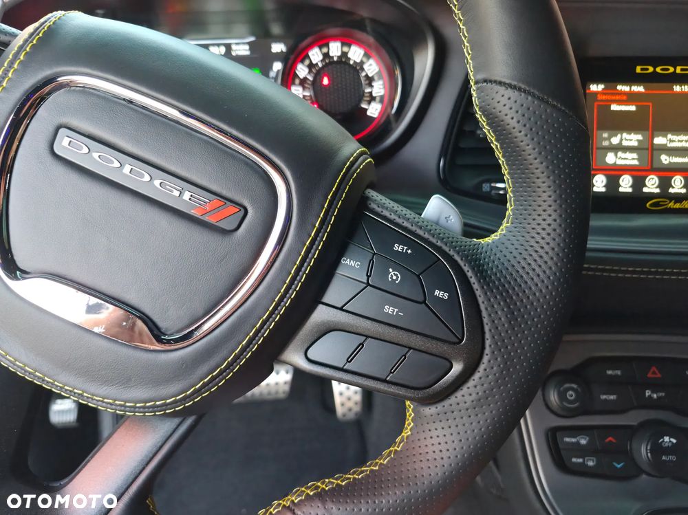 Dodge Challenger - 19