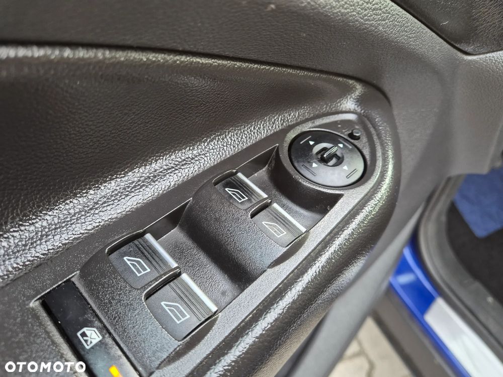 Ford Kuga 2.0 TDCi 2x4 Titanium - 6