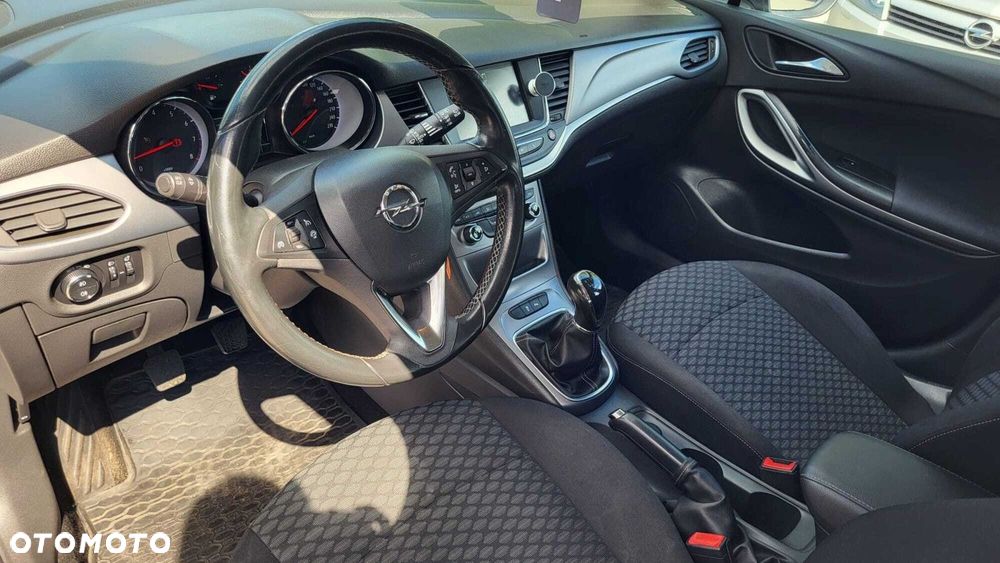 Opel Astra 1.4 T Enjoy S&S - 10