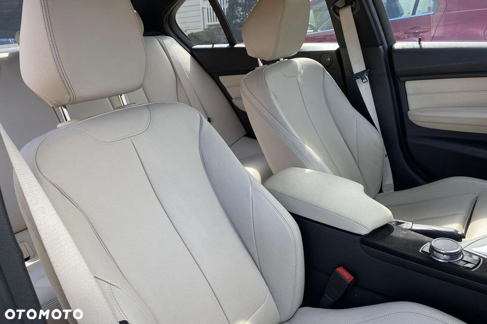 BMW Seria 3 335i Sport Line - 20