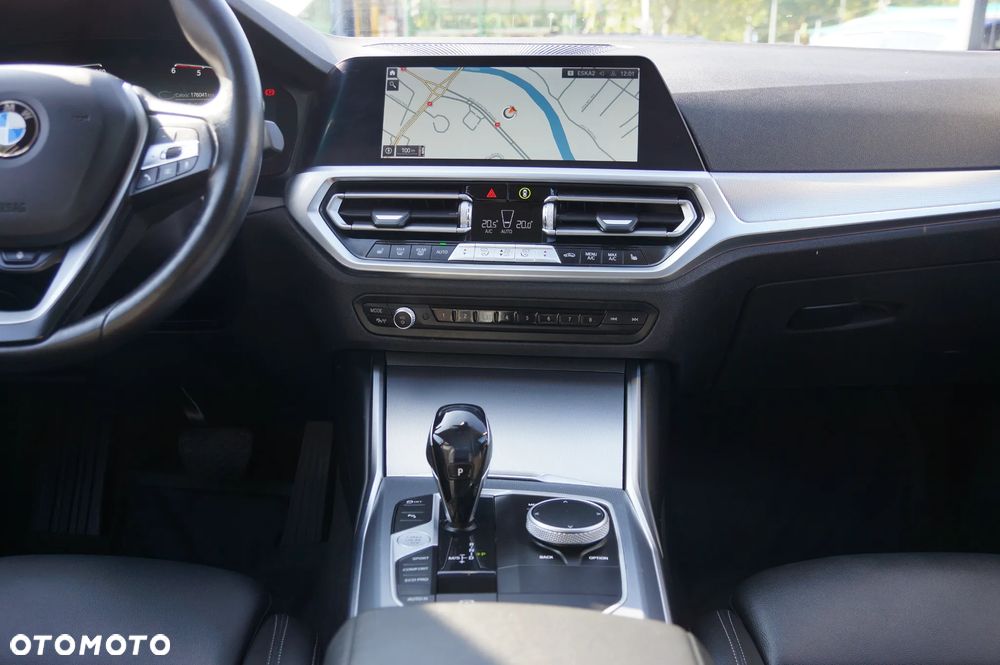BMW Seria 3 320d xDrive Sport Line - 13