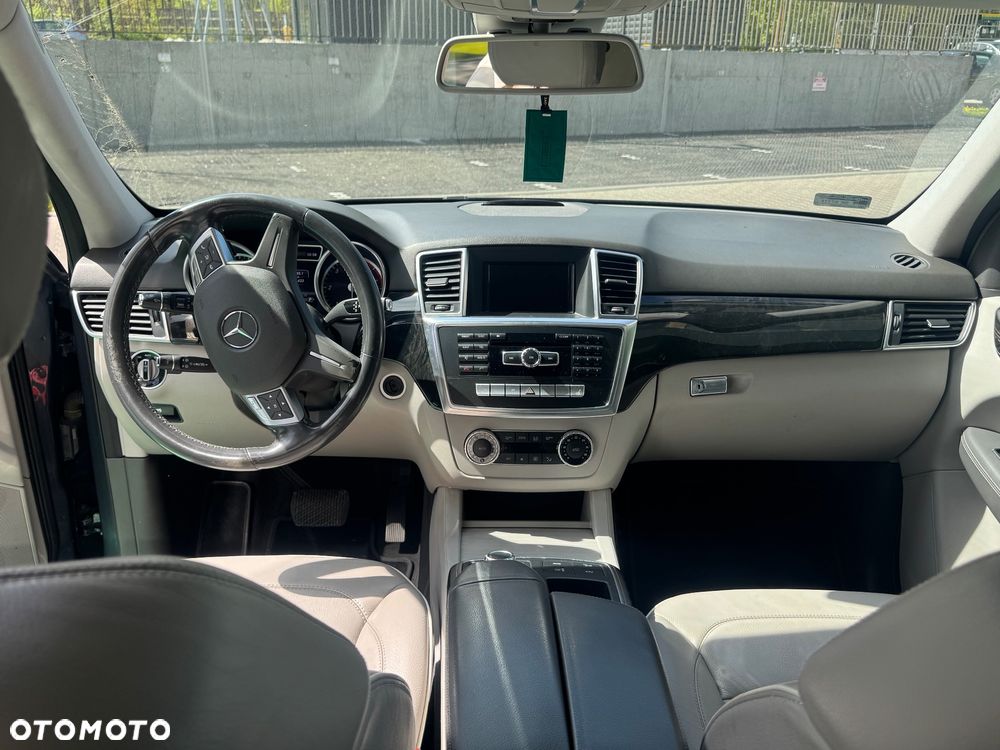 Mercedes-Benz ML 350 BlueTEC 4MATIC 7G-TRONIC Edition 1 - 4