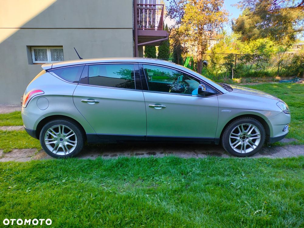 Lancia Delta 1.9 MJ TB Platino - 4