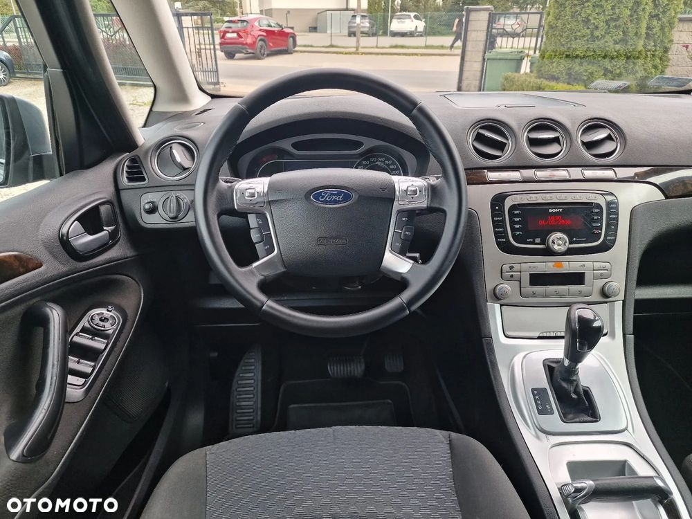 Ford Galaxy 2.0 TDCi DPF Ghia - 17
