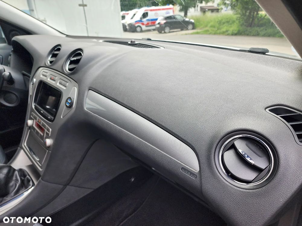 Ford Mondeo 2.0 Trend - 27