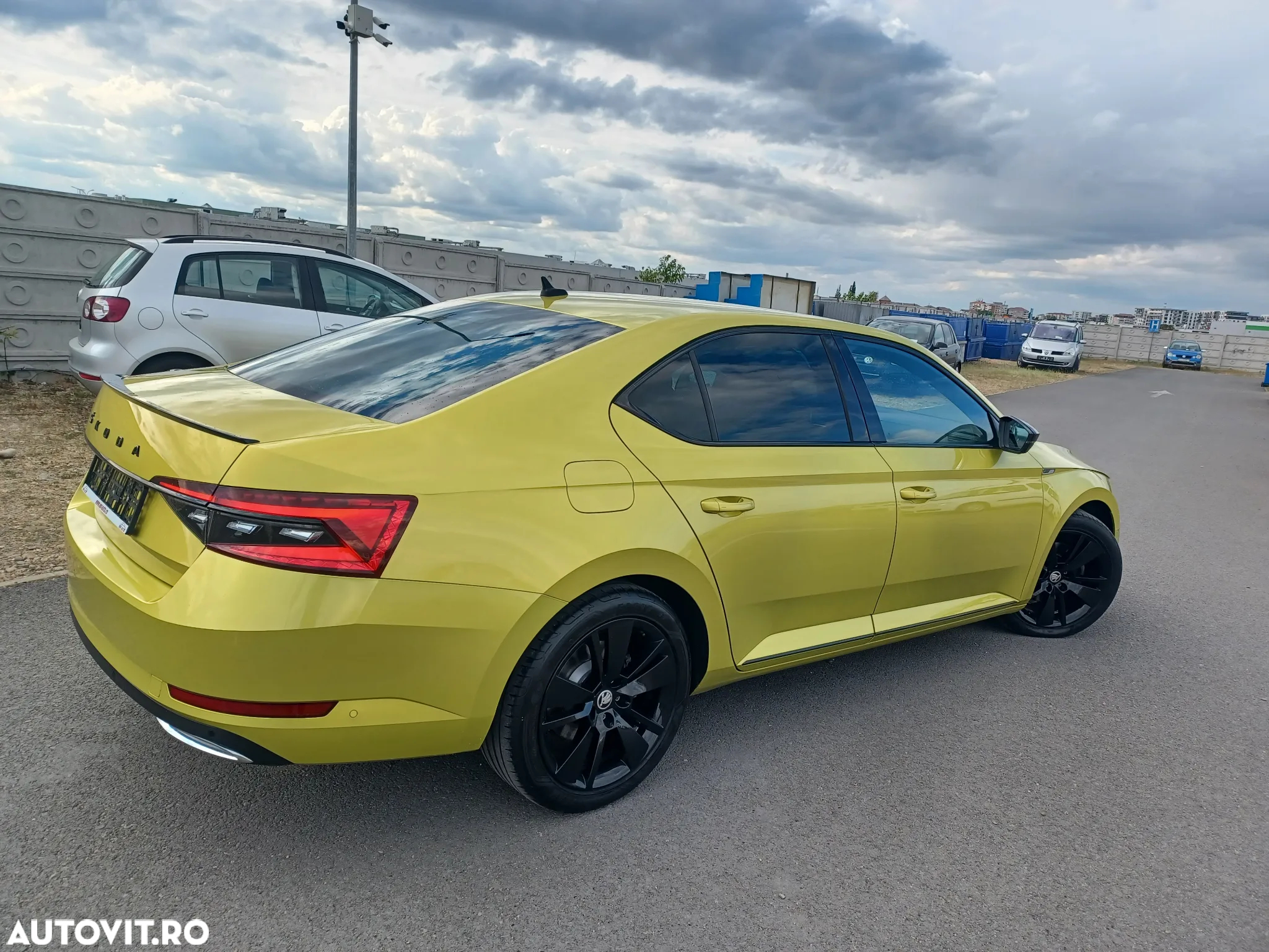 Skoda Superb 2.0 TDI Sportline - 2