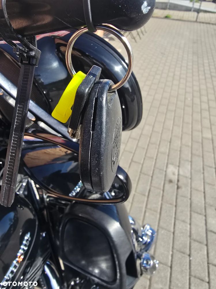 Harley-Davidson Touring Ultra Limited - 21