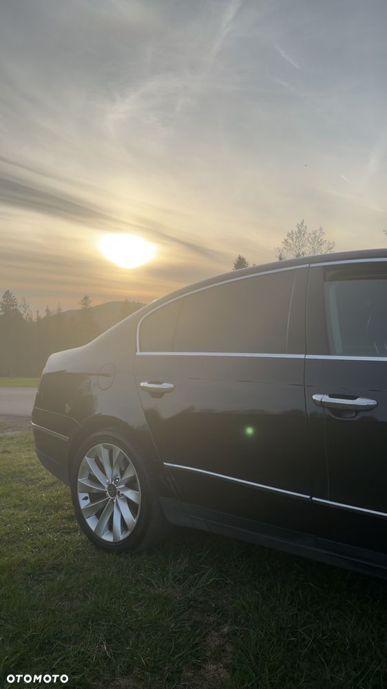 Volkswagen Passat 2.0 TDI DPF Highline - 3