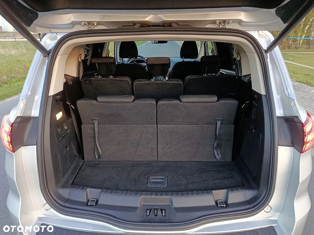 Ford S-Max - 8