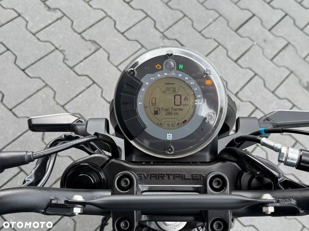 Husqvarna Svartpilen - 24
