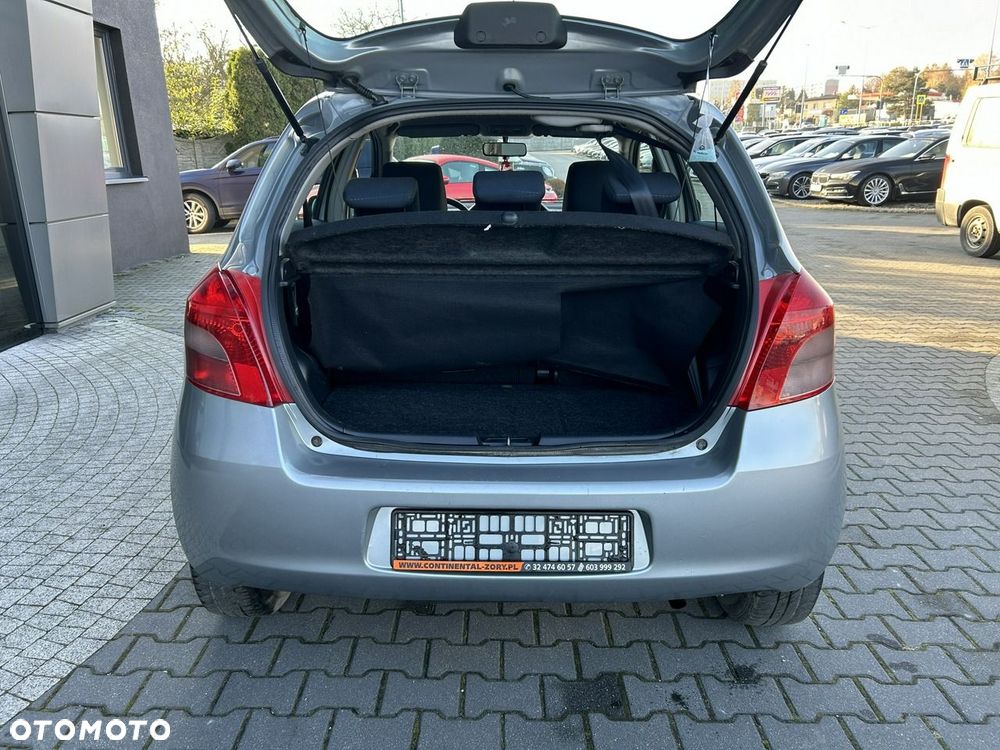 Toyota Yaris - 7