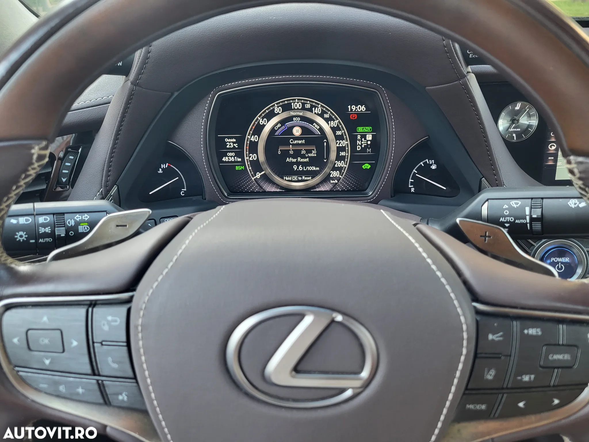 Lexus Seria LS - 13