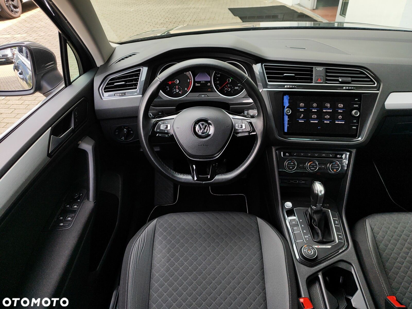 Volkswagen Tiguan - 16