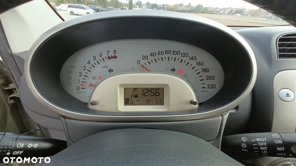 Daihatsu Sirion - 18
