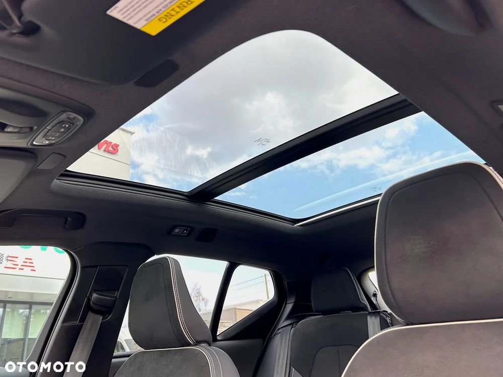 Volvo XC 40 T5 AWD R-Design - 29