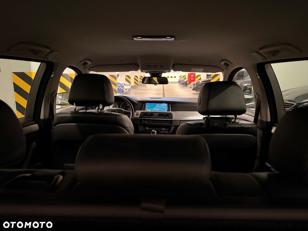 BMW Seria 5 520d - 35