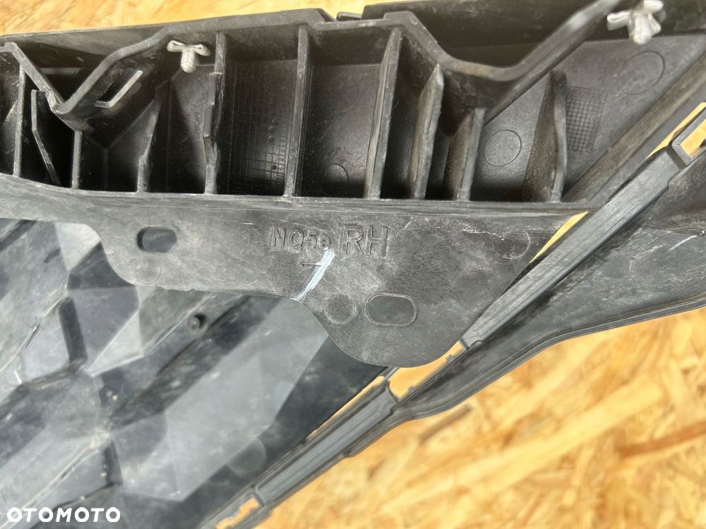 KIA SPORTAGE V GRILL ATRAPA 86351-R2020 - 7