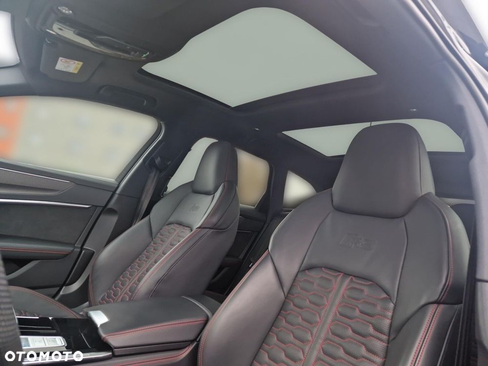 Audi RS6 Avant - 25