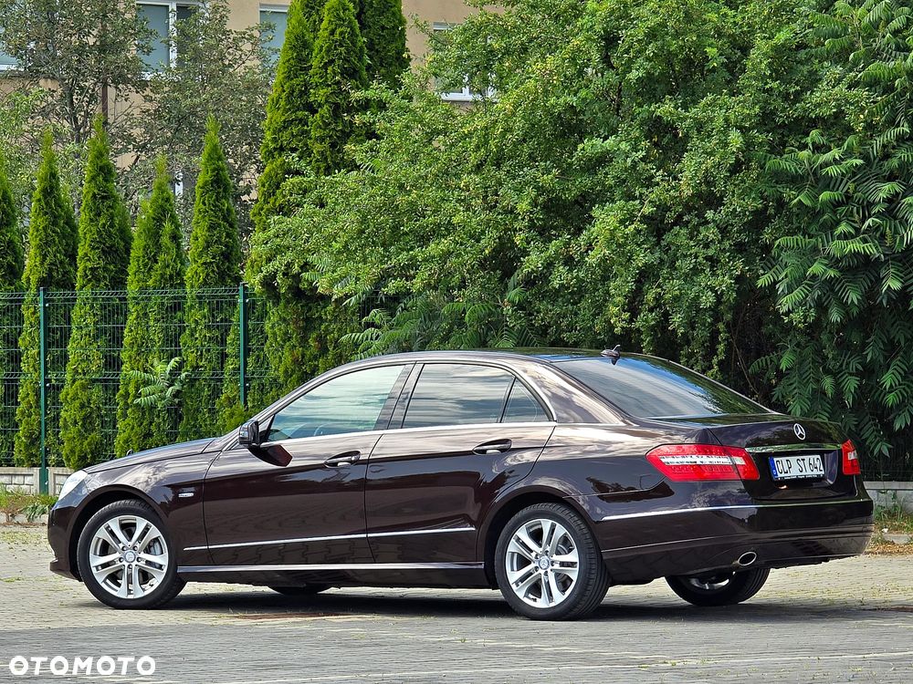Mercedes-Benz Klasa E 250 CGI BlueEFFICIENCY 7G-TRONIC Avantgarde - 13